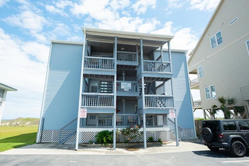 Sandy Dunes Oceanfront Condo - Just Renovated June 2020 Миртл-Бич Экстерьер фото
