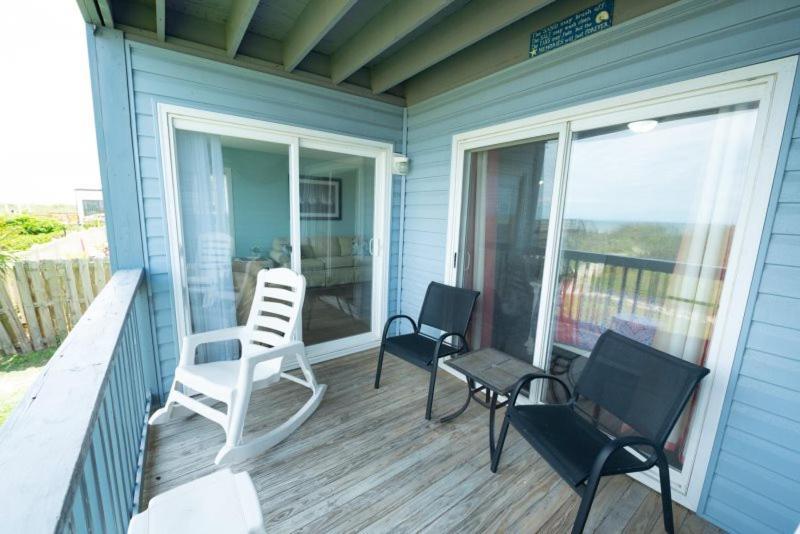 Sandy Dunes Oceanfront Condo - Just Renovated June 2020 Миртл-Бич Экстерьер фото